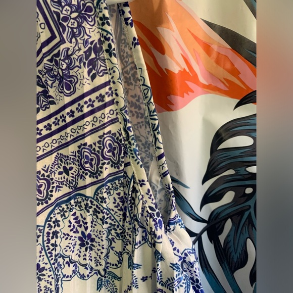 🔥5/$25 H&M Top Sz M (will fit up to a XL) - Picture 4 of 7